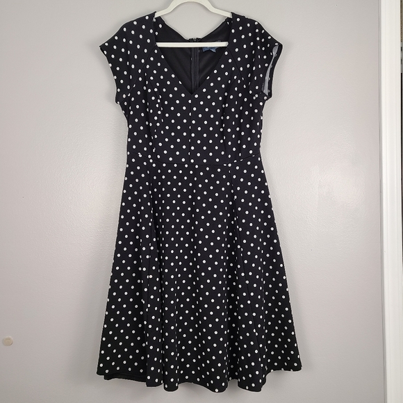 Modcloth Dresses & Skirts - Modcloth Black & White Polka Dot Retro A-line Cap Sleeve 1950s Inspired Dress 1X